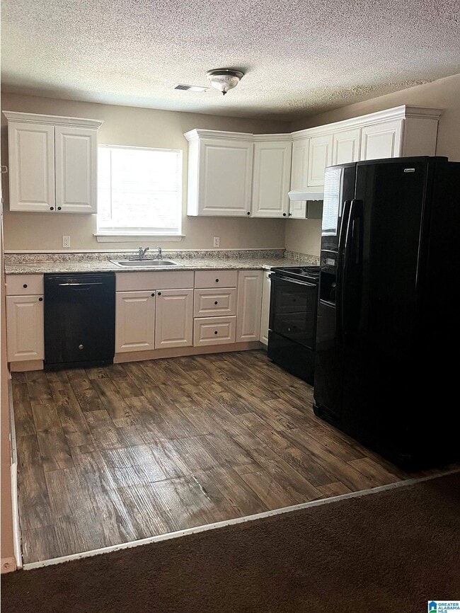Building Photo - 319 Valley Crest Dr