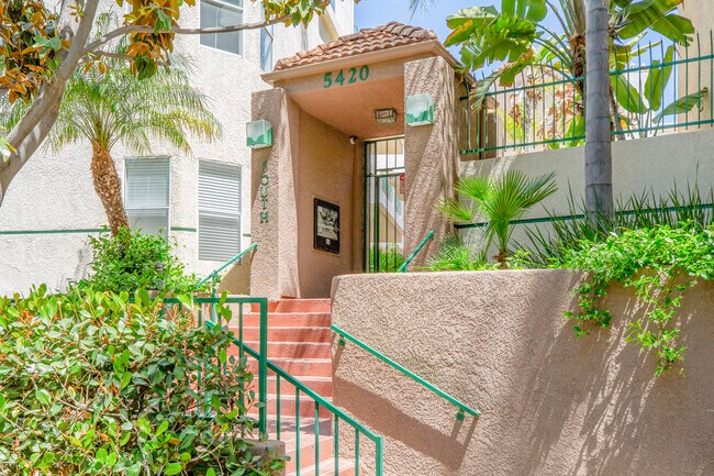Building Photo - 5420 Sylmar Ave