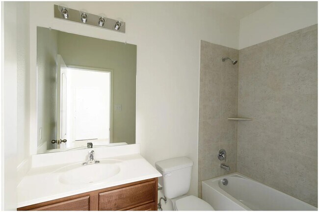 Foto del edificio - 1627 White Mountain Way