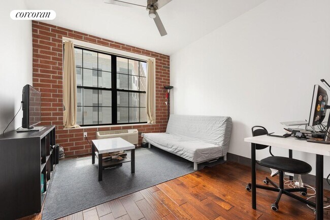 Foto del edificio - 42-60 Crescent Street 5B