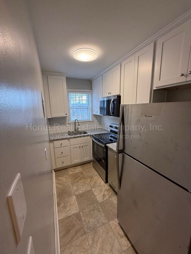 Foto del edificio - 803 W End Blvd