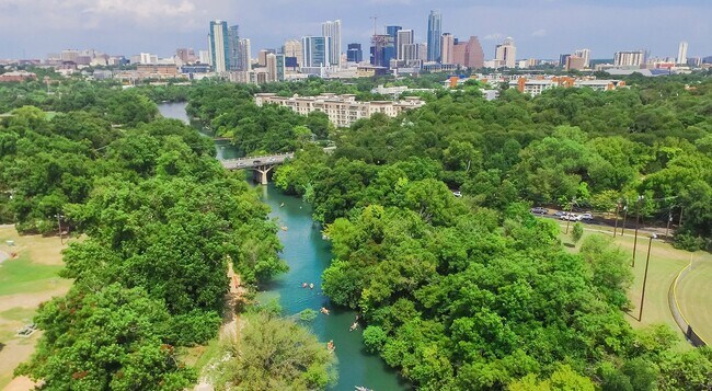 Building Photo - Sleek 2BR Gem: Modern Living in Austin's H...