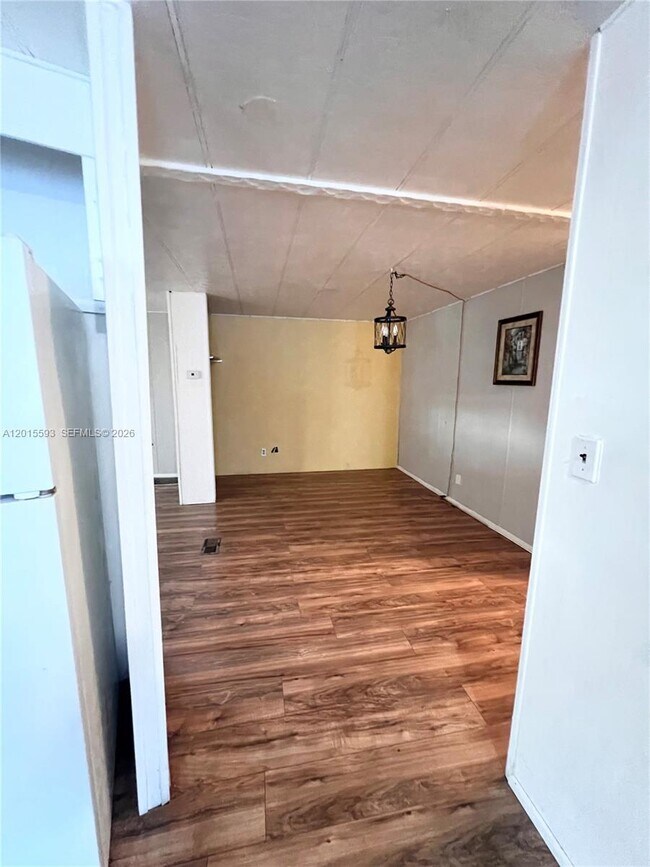Foto del edificio - 2680 SW 54th St