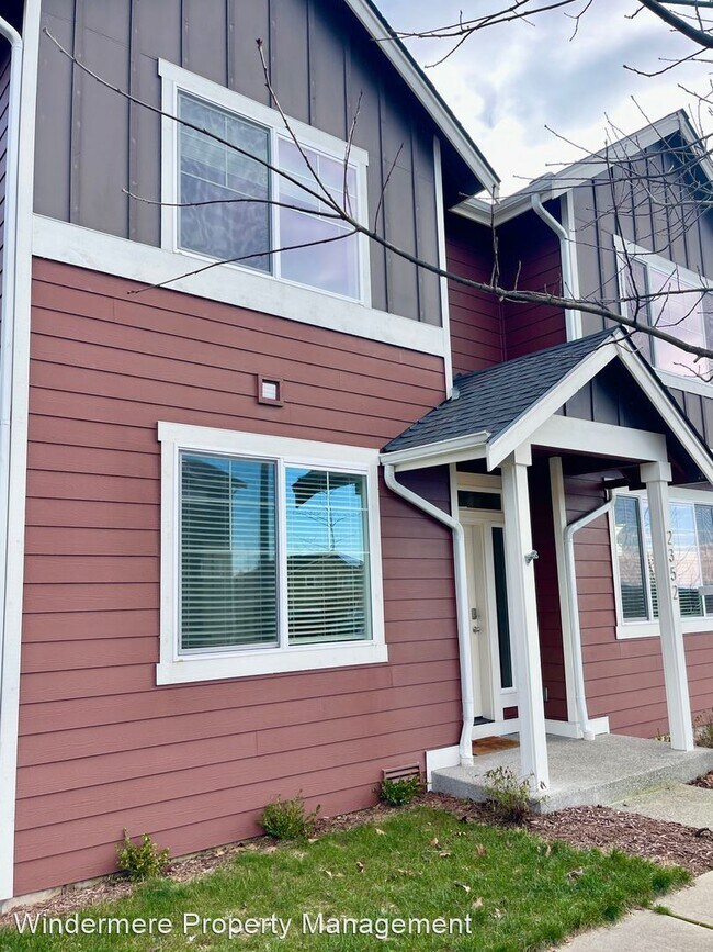 Building Photo - 4 br, 3 bath House - 2352 Yulan Walk