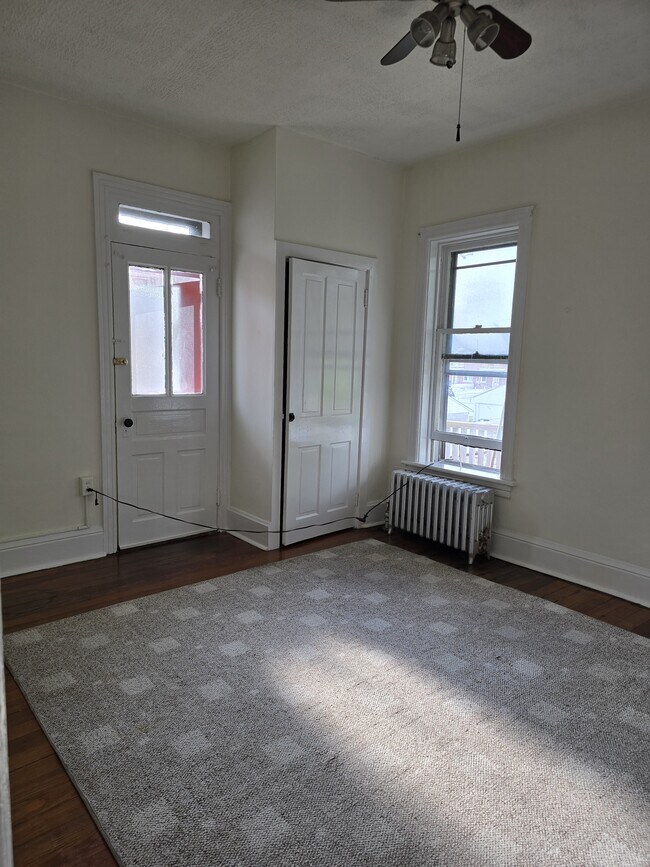 Foto del edificio - 815-2 Hummel Ave