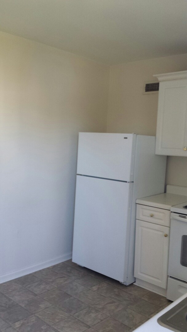 Foto del edificio - 1BR/1BA UNIT - AVAILABLE NOW