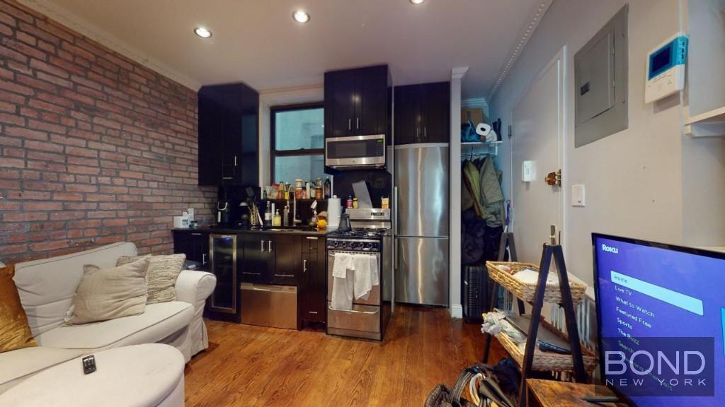 Foto principal - 422 E 9th St