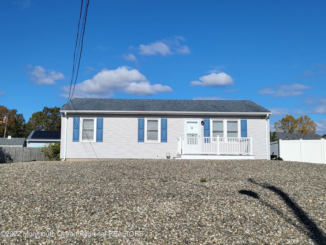 910 Sarasota Dr, Lacey Township, NJ 08731 House Rental in Lacey Township, NJ