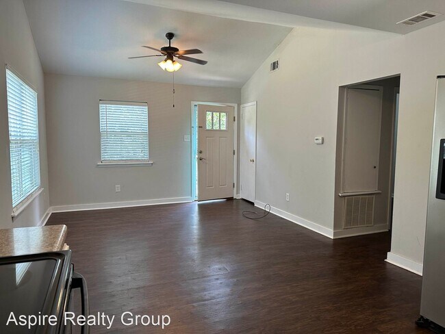 Building Photo - 3 br, 1 bath House - 103 South Summit