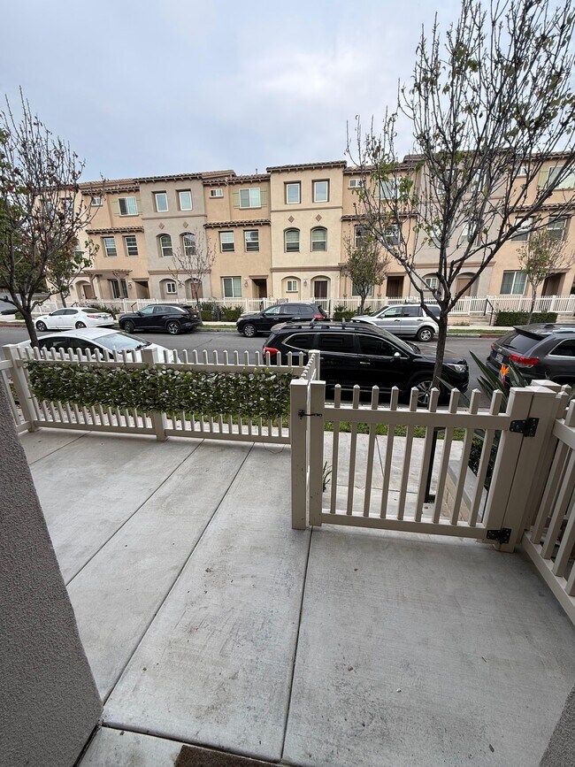 Foto del edificio - 335 N Fenimore Ave