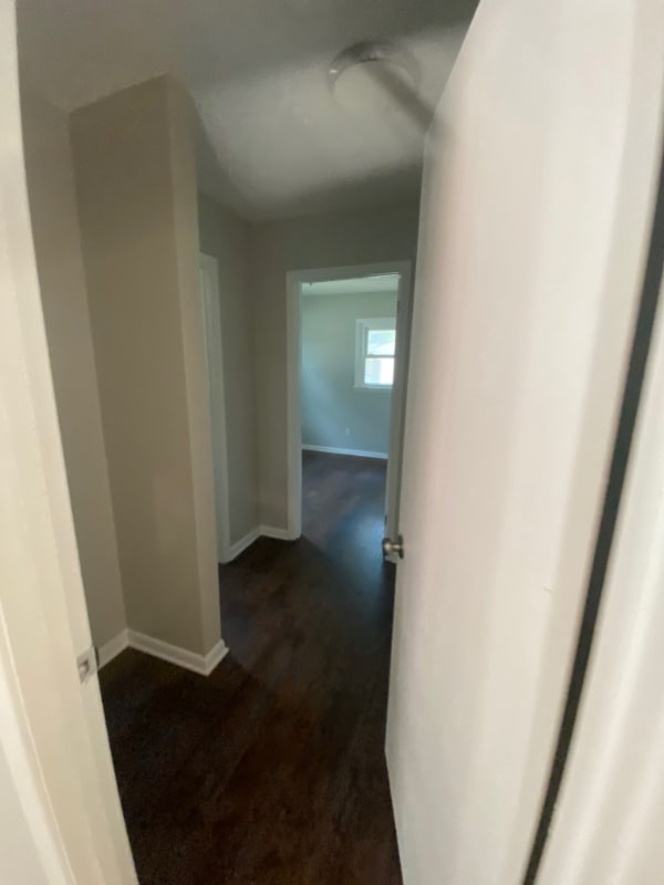 Building Photo - 170 Royal Ct
