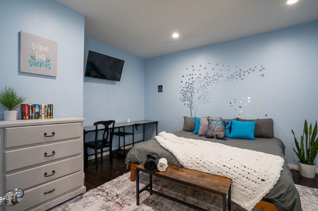 Building Photo - 13166 Monrovia St