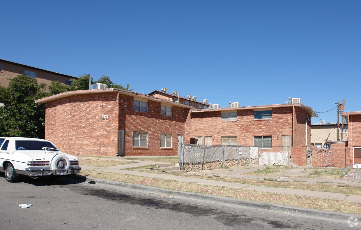 Primary Photo - 3327-3331 Lincoln Ave