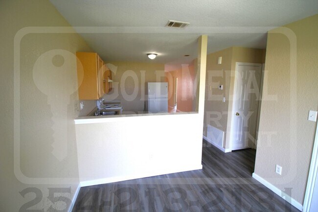 Foto del edificio - 3410 Cantabrian Dr