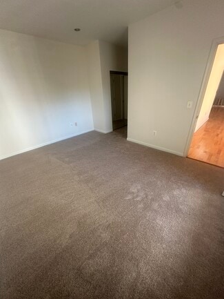 Building Photo - 4860 Eisenhower Ave