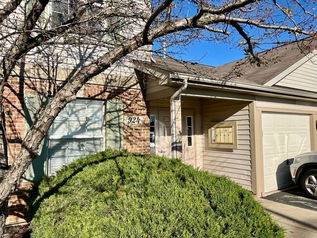 Foto del edificio - 924 N Village Dr