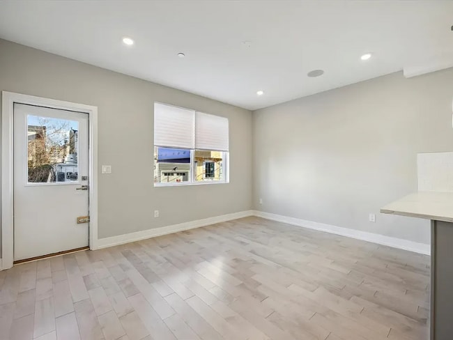 Foto del edificio - 2011 N Randolph St