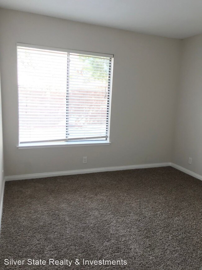 Foto del edificio - 5 br, 3 bath House - 4754 Monaco Road