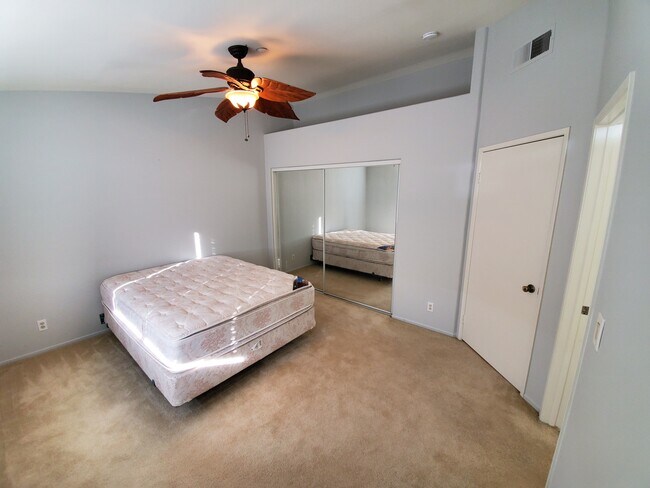 Foto del edificio - 7436 Western Bay Dr