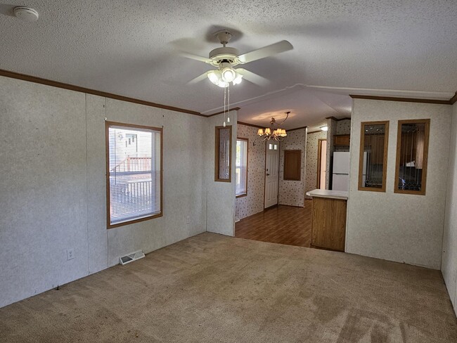 Building Photo - 20 Kris Ann Dr