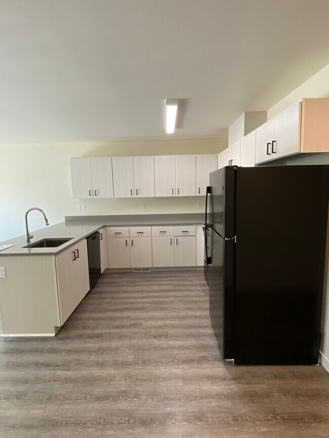 Kitchen - 2241 W 11th Ave