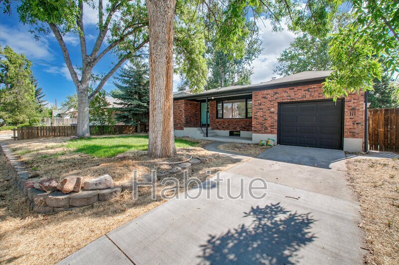 Primary Photo - 414 S Pond St
