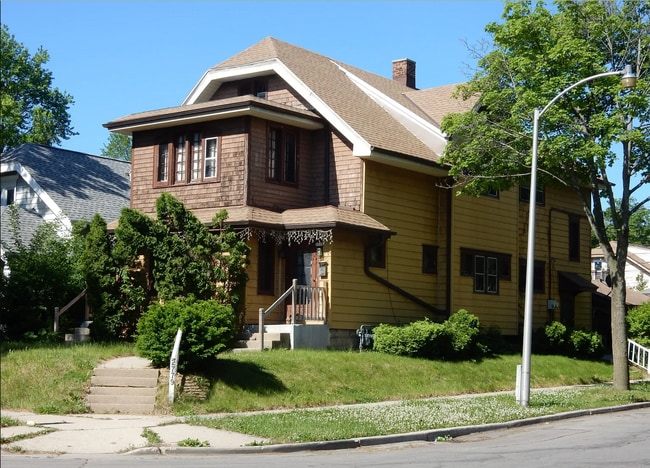 Corner of N 48th & Hadley - 2777 N 48th St
