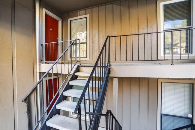 Foto del edificio - 8740 Roswell Rd