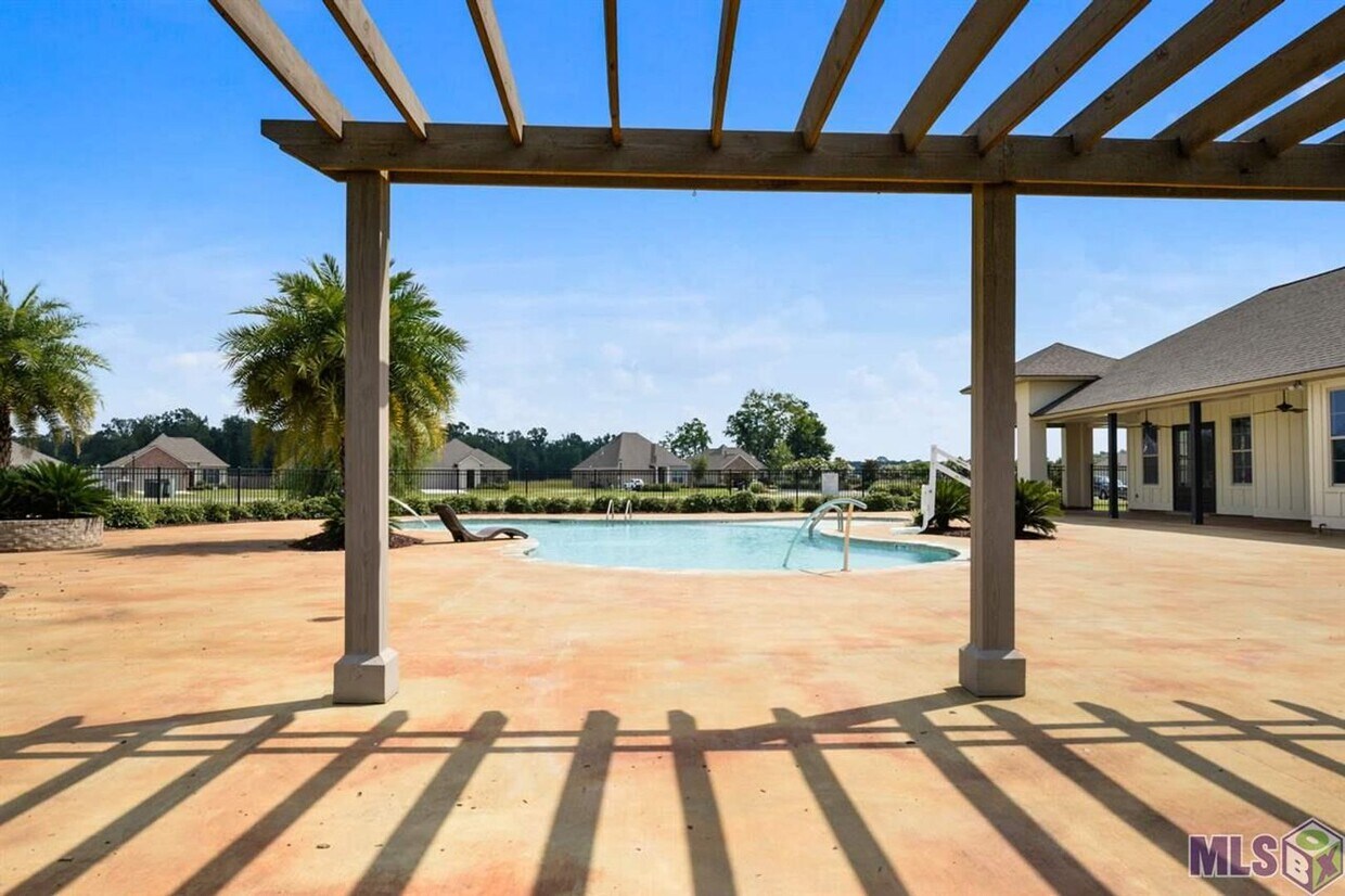 Building Photo - 3 Bedroom  home off Burbank In Pelican Lak...