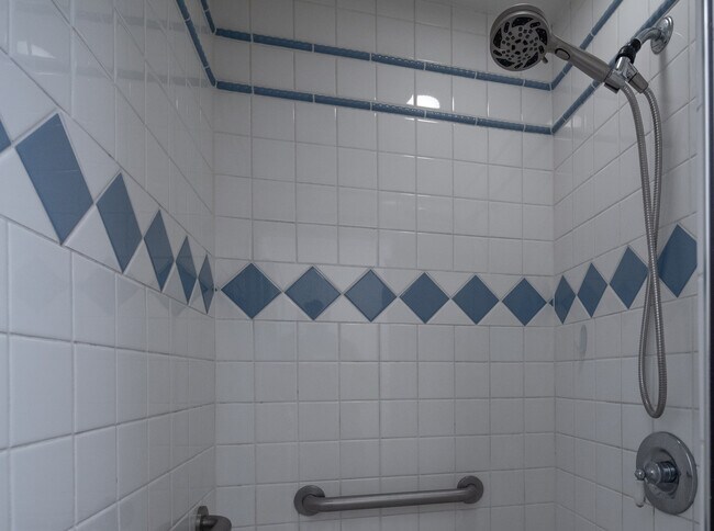 Foto del edificio - 5509 Willowcrest Ave