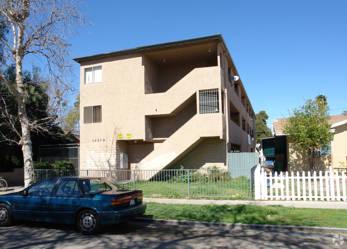 Foto del edificio - 14239 Gilmore St