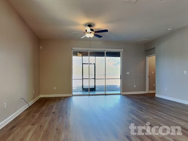 Building Photo - 13811 Newport Shores Dr