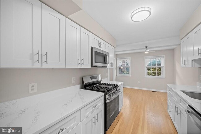 Building Photo - 3221 Adams Ct