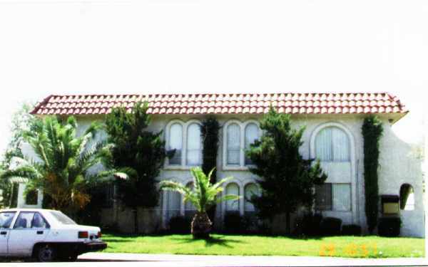 Building Photo - 4412 Caliente St