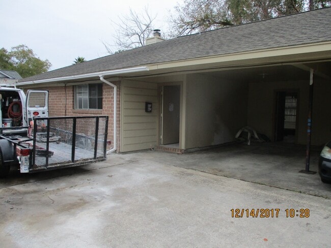 Building Photo - 10826 Sugar Hill Dr