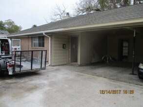 Building Photo - 10826 Sugar Hill Dr