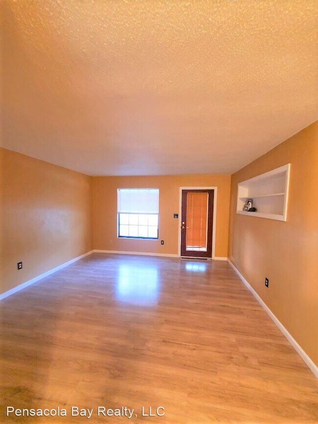 Building Photo - 3 br, 1 bath House - 603 E. Fairfield Dr