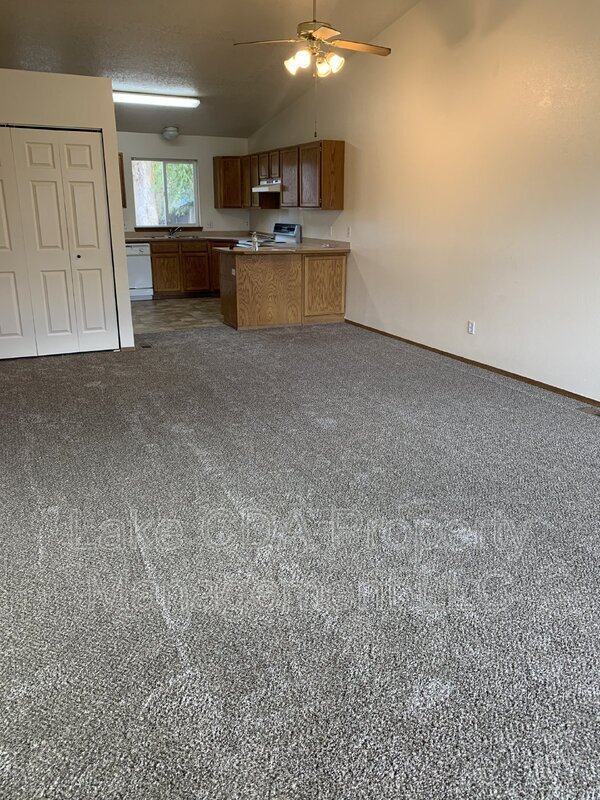 Building Photo - 202 Lava Ln