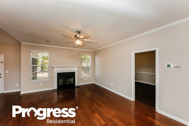Building Photo - 4550 Black Hills Dr NW