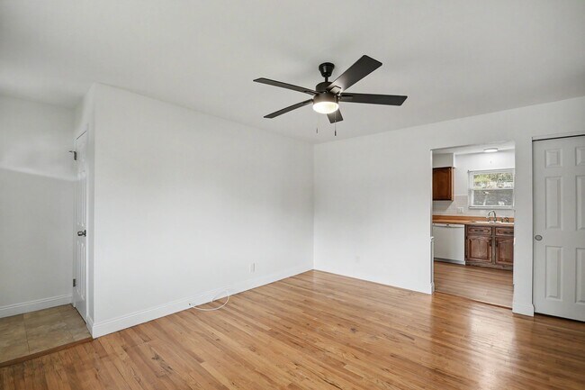 Building Photo - 11247 Fawnhaven Dr