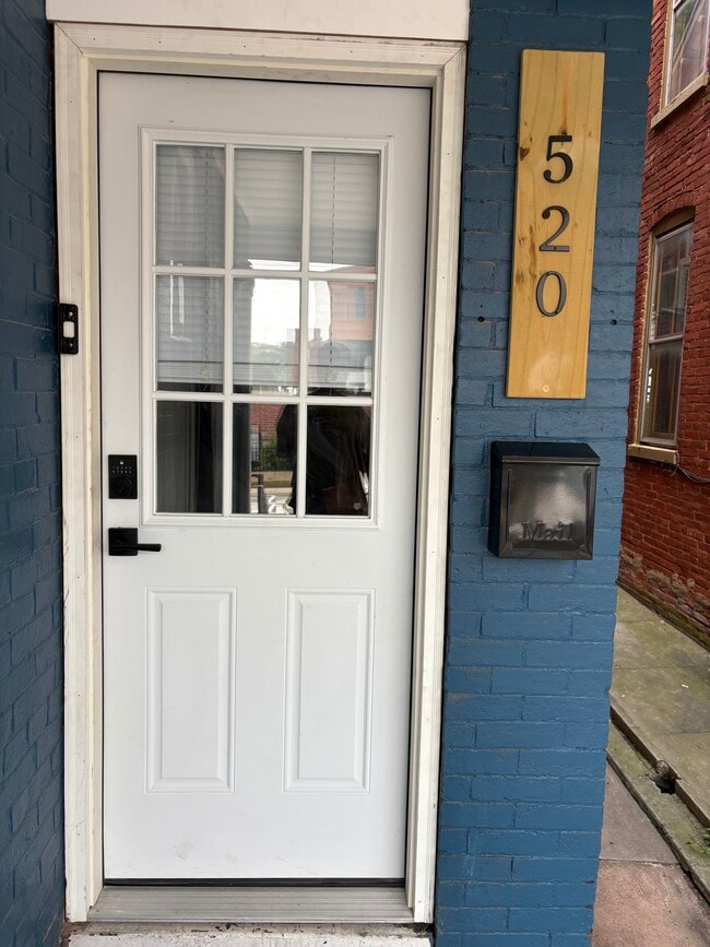Building Photo - 520 N 3rd St