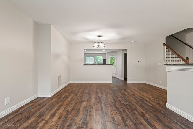 Building Photo - 464 Valentine Way