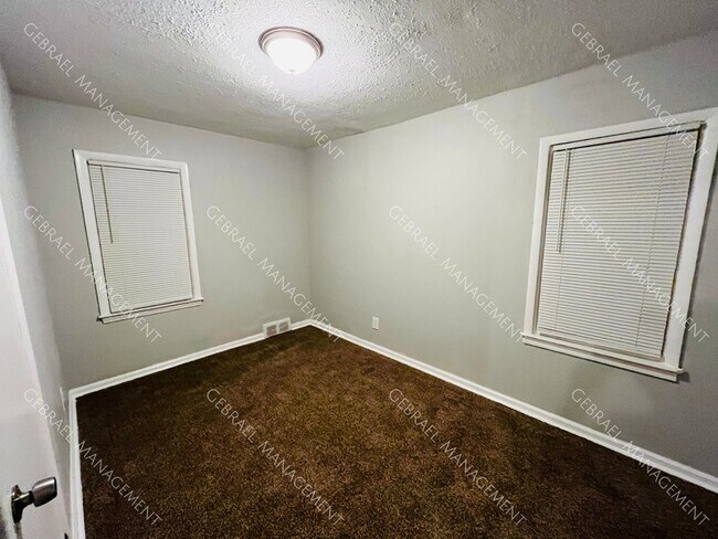 Foto del edificio - 10020 Ashton Ave