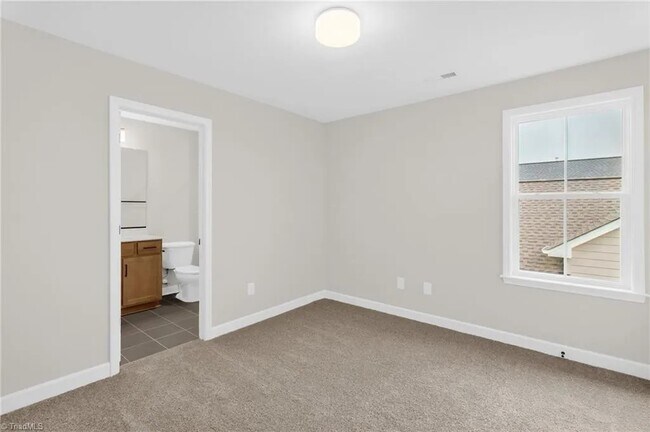 Foto del edificio - 1714 Creekline Dr