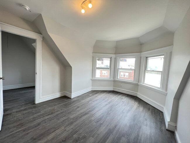 Unit 3 - 244 Ridge St