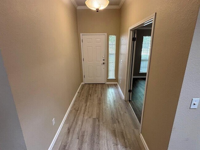 Building Photo - 8909 Colberg Dr