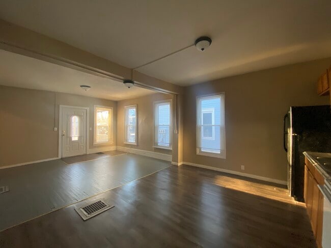 Building Photo - 78 Owasco St