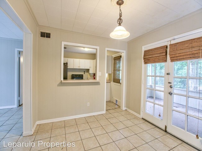 Building Photo - 4 br, 2 bath Room For Rent - 320 Mayo Street