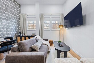 Building Photo - 168 McCaul St