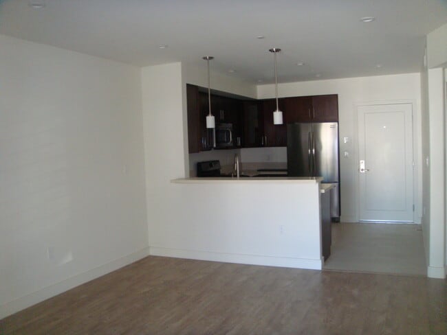 open floor plan - 12324 Moorpark St